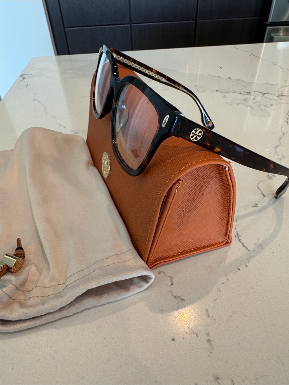 Tory Burch Tortoiseshell Cat-Eye Glasses with Brown Case - Picture 2 of 8